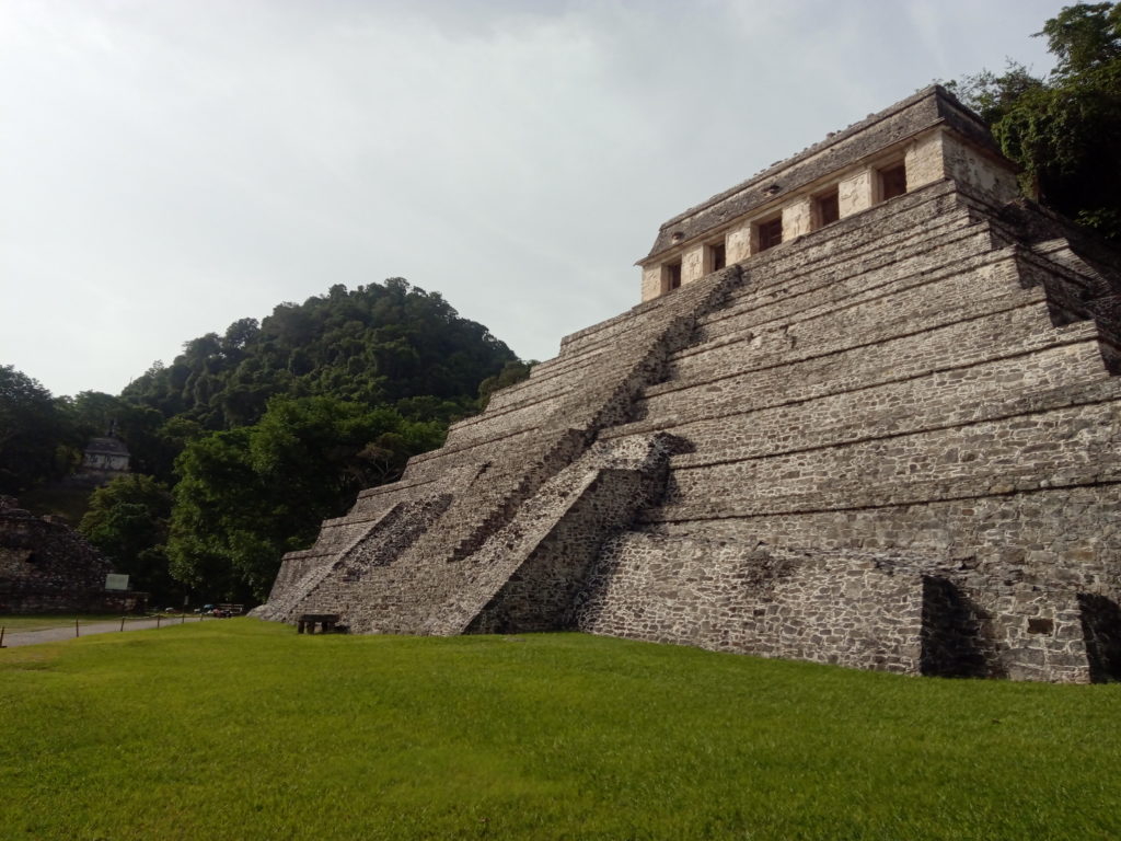 Pyramide-Palenque-Mexique-site-archéologique
