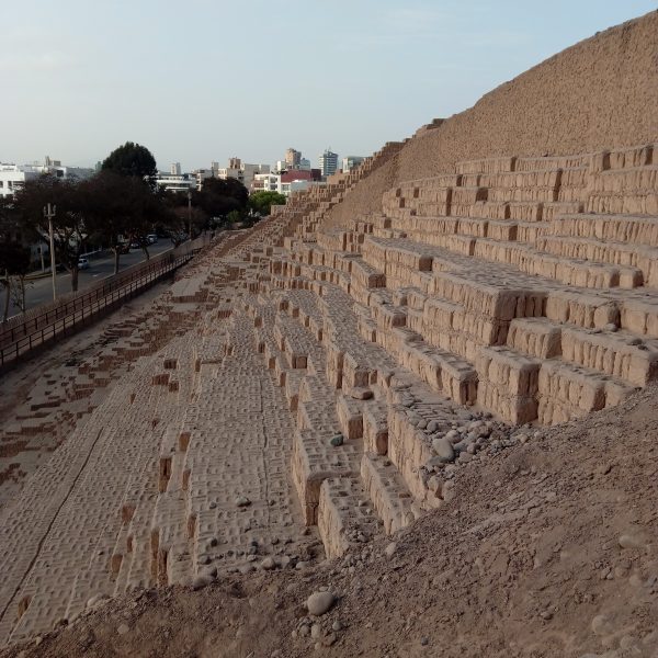 pyramide inca de Huaca Pucllana pyramide-huaca-pucllana-lima